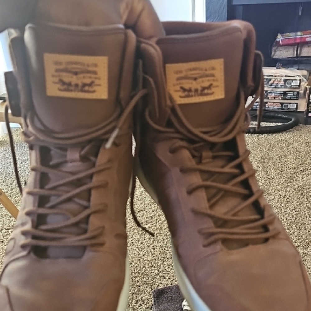 Levi's Men's Brown High-Top Sneakers